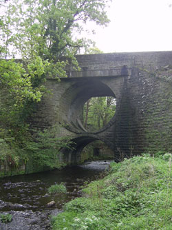 Circular arch bridge in Bannockburn. Click for larger image.
